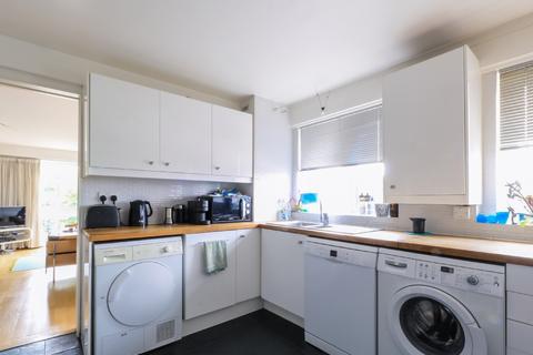 2 bedroom apartment to rent, Peascroft House, Willesden Lane, Willesden