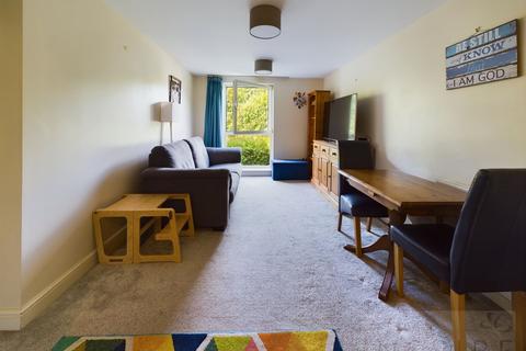 2 bedroom apartment for sale, Commonwealth Drive, Crawley RH10