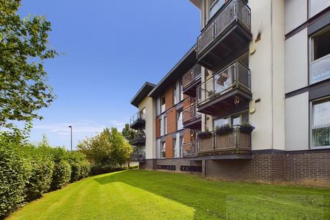 2 bedroom apartment for sale, Commonwealth Drive, Crawley RH10