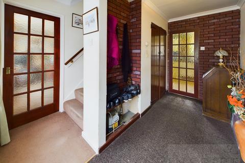 3 bedroom terraced house for sale, Dickens Road, Crawley RH10