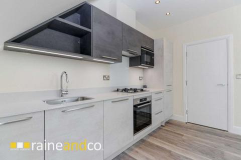 2 bedroom apartment to rent, Roe Green Lane, Hatfield