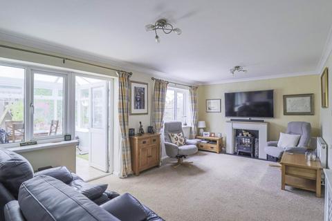 3 bedroom end of terrace house for sale, Woodside Avenue - Hutton - Stunning Garden