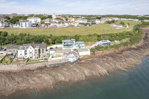 2 bedroom flat for sale, The Rath, Milford Haven, Pembrokeshire, SA73