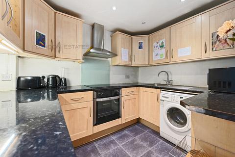 3 bedroom flat for sale, Rosebank, Holyport Road, Fulham, SW6