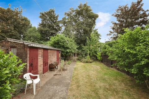 12 Denbigh Drive, Hayes, UB3 1QE