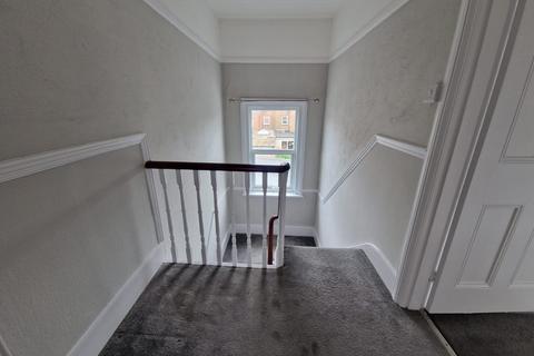 2 bedroom flat to rent, Western Road, Bexhill-on-Sea TN40