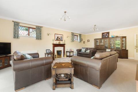 5 bedroom detached house for sale, Fetcham