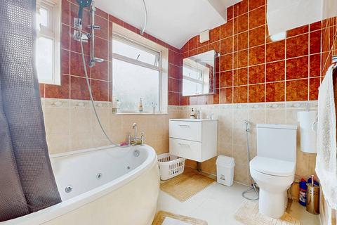 3 bedroom semi-detached house to rent, Melbury Avenue, Southall UB2