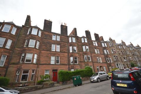 3 bedroom flat to rent, Bellefield Avenue, West End, Dundee, DD1