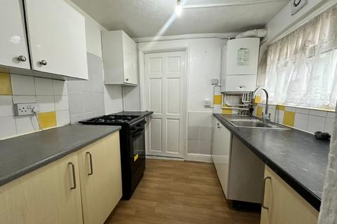 4 bedroom terraced house to rent, East Ham , E6