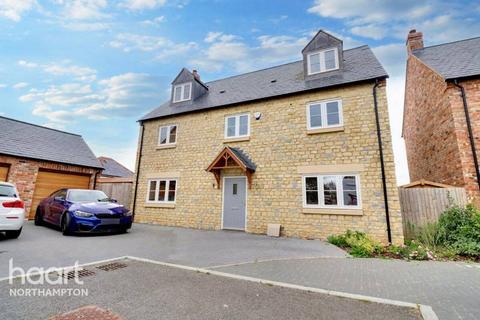 5 bedroom detached house for sale, Field View, Northampton