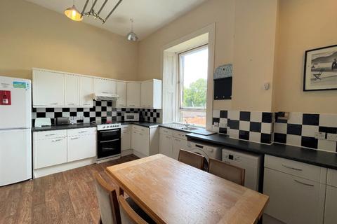 4 bedroom flat to rent, Laurel Street, Glasgow, G11