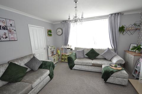 3 bedroom terraced house for sale, Saffrondale, Hull HU10