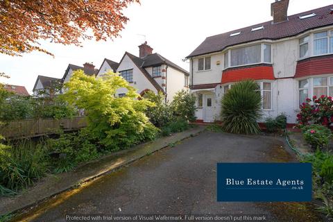 4 bedroom semi-detached house for sale, Devon Waye, Hounslow, TW5