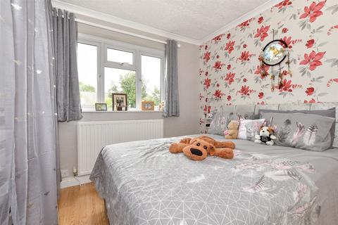 4 bedroom terraced house for sale, Heath Road, Romford, Essex