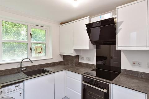 2 bedroom ground floor flat for sale, South Road, Brighton, East Sussex