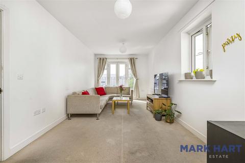 2 bedroom flat for sale, Masons Hill, Bromley BR2