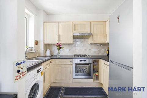 2 bedroom flat for sale, Masons Hill, Bromley BR2