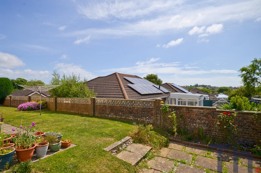 Communal Lawn &amp; Drying Area.JPG