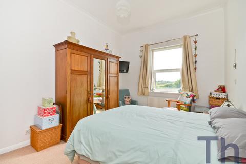 3 bedroom flat for sale, Devonia Court, Sandown PO36