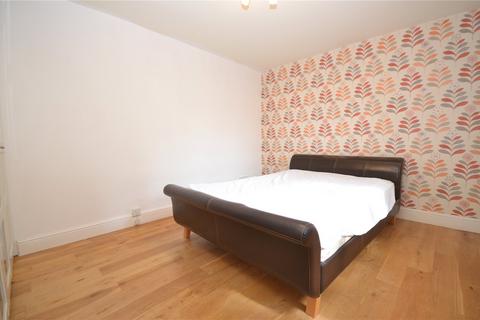 2 bedroom apartment for sale, Frensham Road, Lower Bourne, Farnham, Surrey, GU10