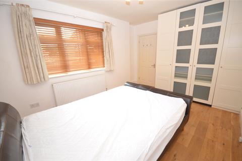 2 bedroom apartment for sale, Frensham Road, Lower Bourne, Farnham, Surrey, GU10