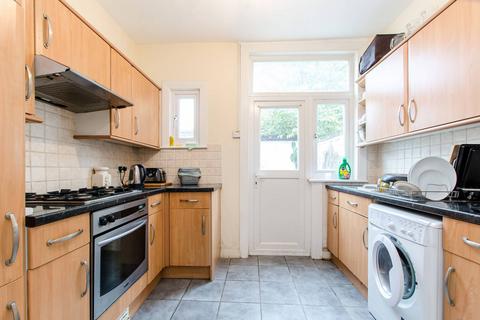 4 bedroom house to rent, Sudbourne Road, Brixton Hill, London, SW2