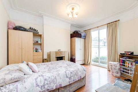 4 bedroom house to rent, Sudbourne Road, Brixton Hill, London, SW2