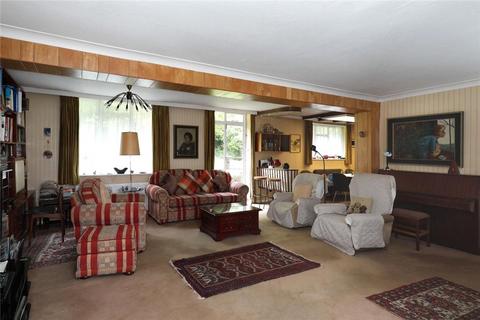 5 Deepdale, London, SW19 5EZ