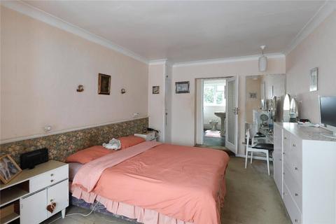 5 Deepdale, London, SW19 5EZ