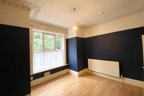 2 bedroom flat to rent, Palatine Road, Manchester M20