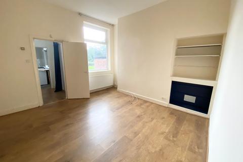 2 bedroom flat to rent, Palatine Road, Manchester M20