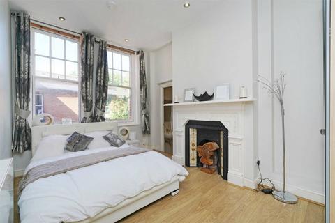 2 bedroom flat for sale, Park Hill, Ealing Broadway, London, W5