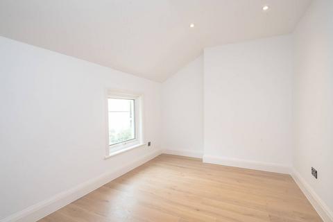 Flat 2, 6 Lancing Road, London, W13 0UA