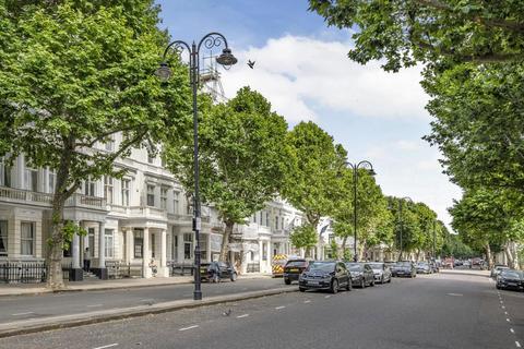 Studio for sale, Queen's Gate, South Kensington