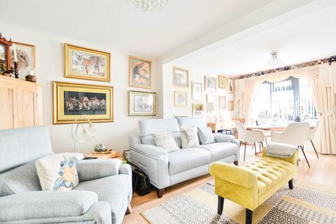 21 Howard Road, Worcester, WR2 5RB