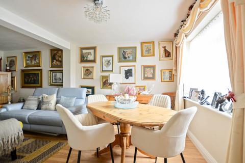 21 Howard Road, Worcester, WR2 5RB