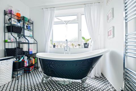 21 Howard Road, Worcester, WR2 5RB