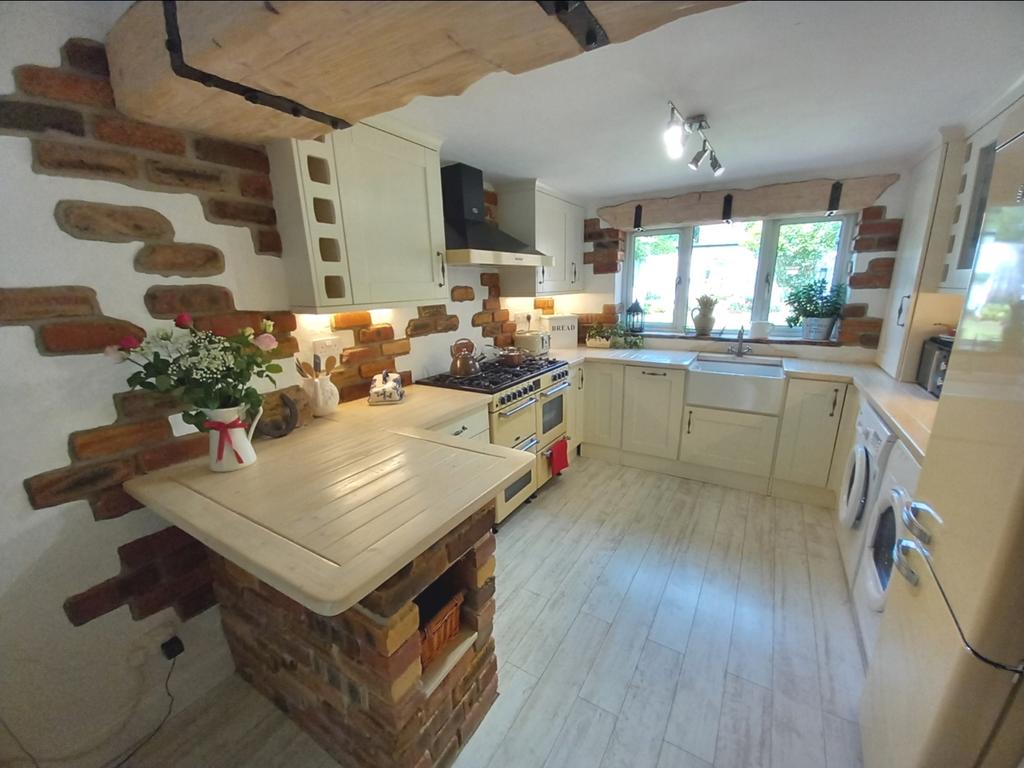 Dining kitchen