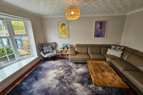 5 bedroom detached house to rent, Harkness Drive, Canterbury