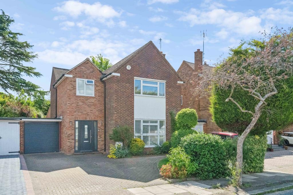 Woodhall Gate, Pinner, HA5 4 bed link detached house for sale £1,050,000