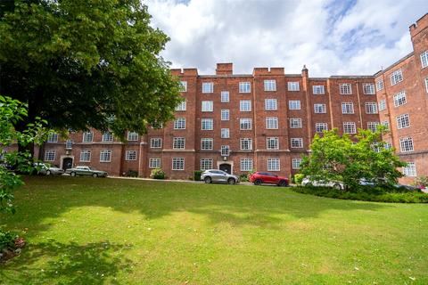 3 bedroom apartment for sale, Stoneygate Court, Leicester LE2