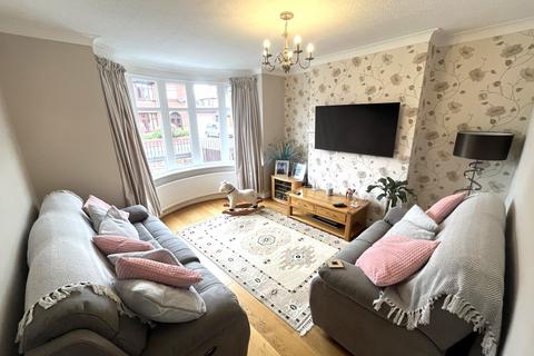 3 bedroom semi-detached house for sale, Cambridge Drive, Denton