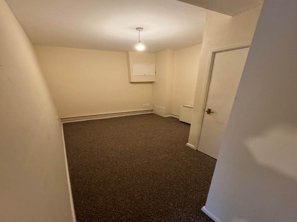Smyrna Chapel, Taibach, Port Talbot 2 bed house £700 pcm (£162 pw)