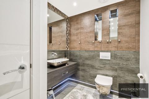 40a Woolhampton Way, Chigwell, IG7 4QH