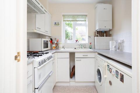 60 Brambling Close, Bushey, WD23 2HW
