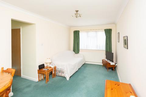 60 Brambling Close, Bushey, WD23 2HW