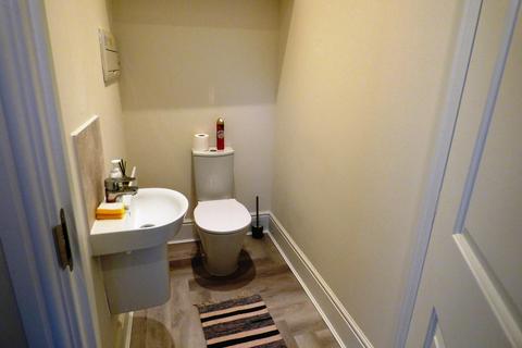 3 bedroom end of terrace house to rent, George Wynn Way, Telford TF2