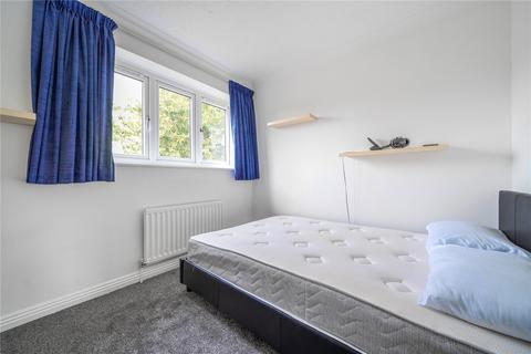 80 Bloomfield Close, Knaphill, Woking, GU21 2BW