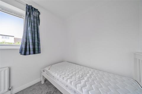80 Bloomfield Close, Knaphill, Woking, GU21 2BW